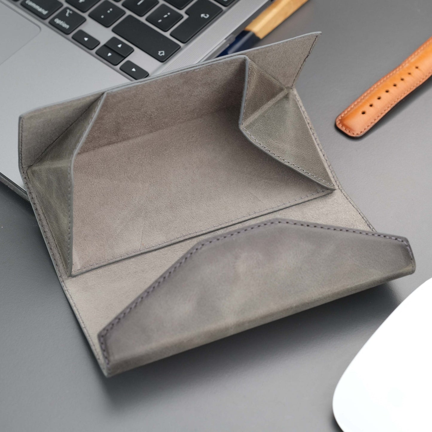 Triangle Leather Glasses Case – Vintage Eyewear Holder