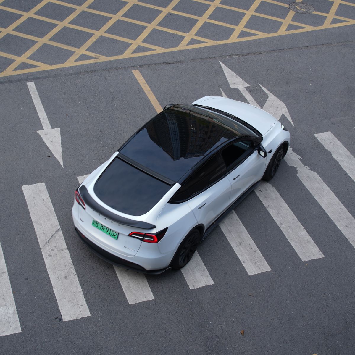 TESERY Model Y / 3 Spoiler V-Style - Carbon Fiber Exterior Mods