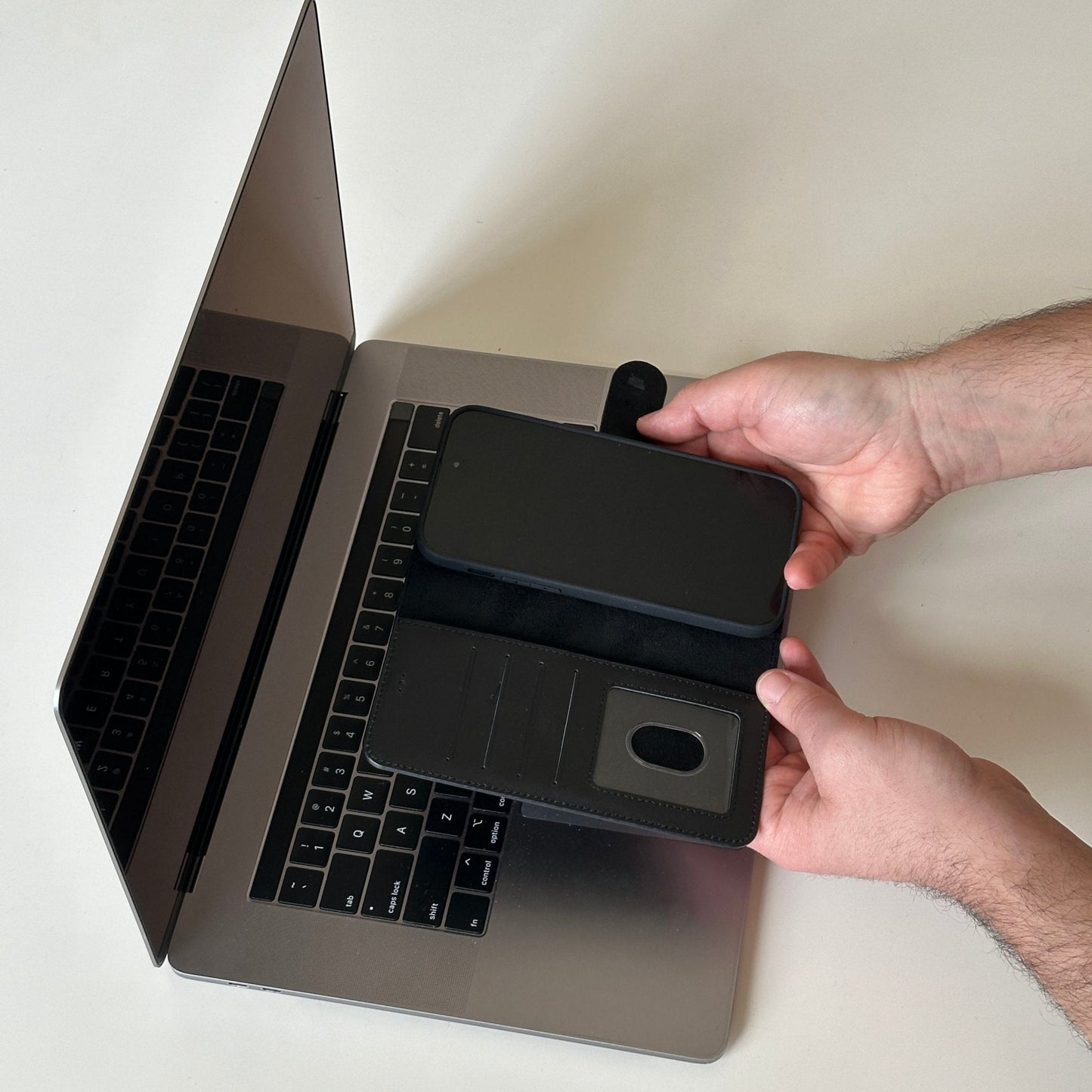 Vegas Premium Leather iPhone 15 Wallet Case with MagSafe | Detachable RFID Blocking Luxury Wallet